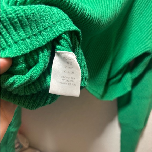 Green Women's Sweater Crop - Picture 4 of 4
